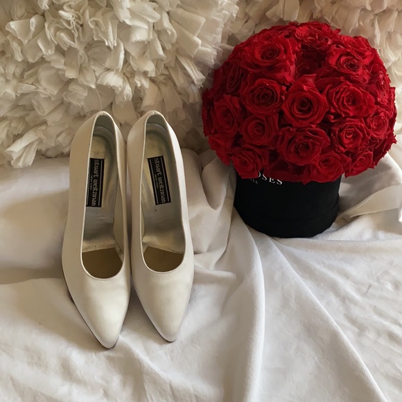 Stuart Weitzman Carol White satin wedding pump size 9 M. - Picture 6 of 7